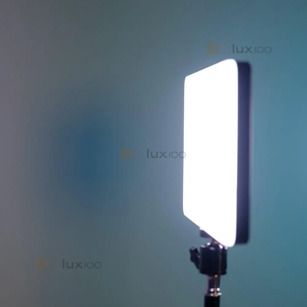 Постійне прямокутне світлодіодне LED відеосвітло 23х16 см зі штативом 2.1 м Постійне прямокутне світлодіодне LED відеосвітло 23х16 см зі штативом 2.1 м