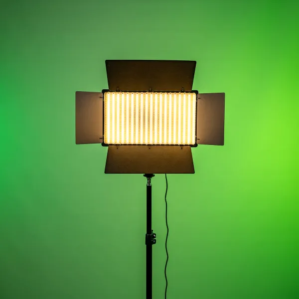 Професійне стаціонарне відеосвітло 29х17 см із 1064 світлодіодами + штатив 2,1 м Професійне стаціонарне відеосвітло 29х17 см із 1064 світлодіодами + штатив 2,1 м