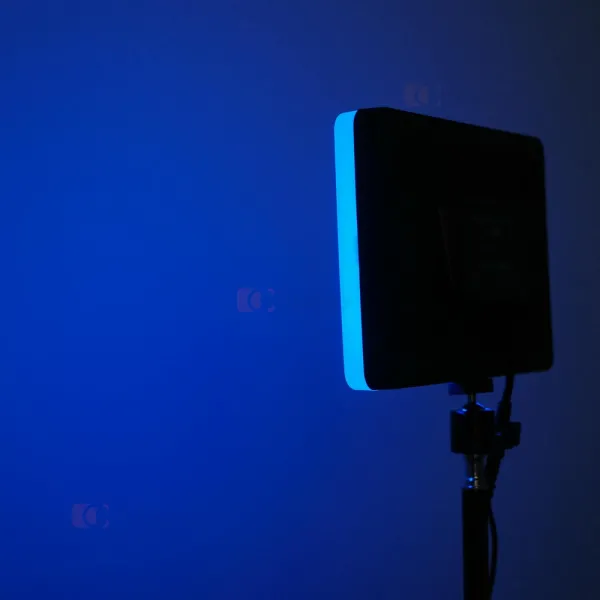 Відеосвітло кольорове RGB для фото- і відеозйомки зі штативом 2.1 м. Постійне світло Відеосвітло кольорове RGB для фото- і відеозйомки зі штативом 2.1 м. Постійне світло