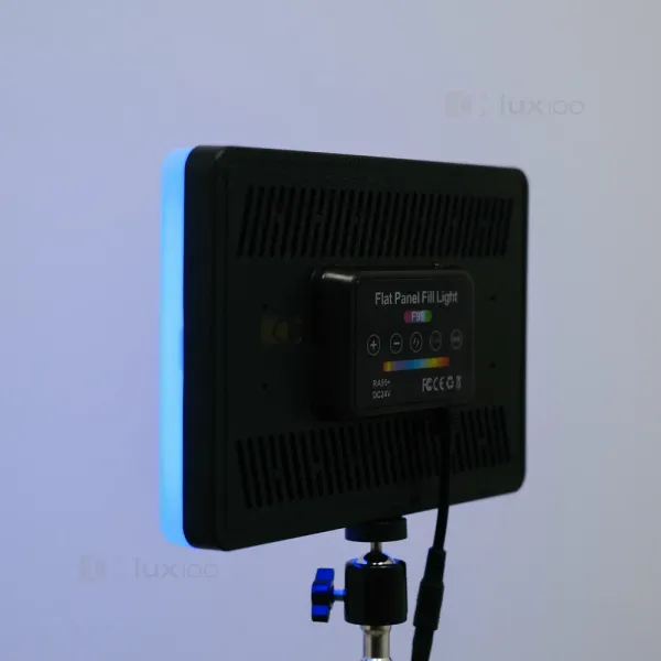 Відеосвітло кольорове RGB для фото- і відеозйомки зі штативом 2.1 м. Постійне світло Відеосвітло кольорове RGB для фото- і відеозйомки зі штативом 2.1 м. Постійне світло