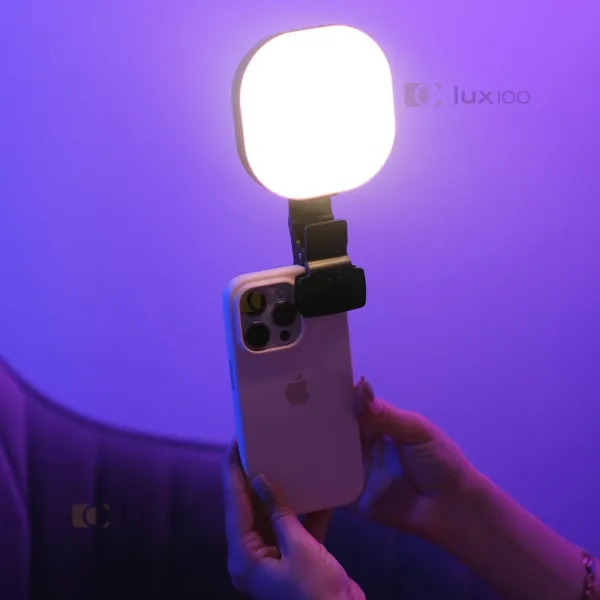 Постійне накамерне світло на телефон led відеосвітло на акумуляторі. Студійне світло Постійне накамерне світло на телефон led відеосвітло на акумуляторі. Студійне світло
