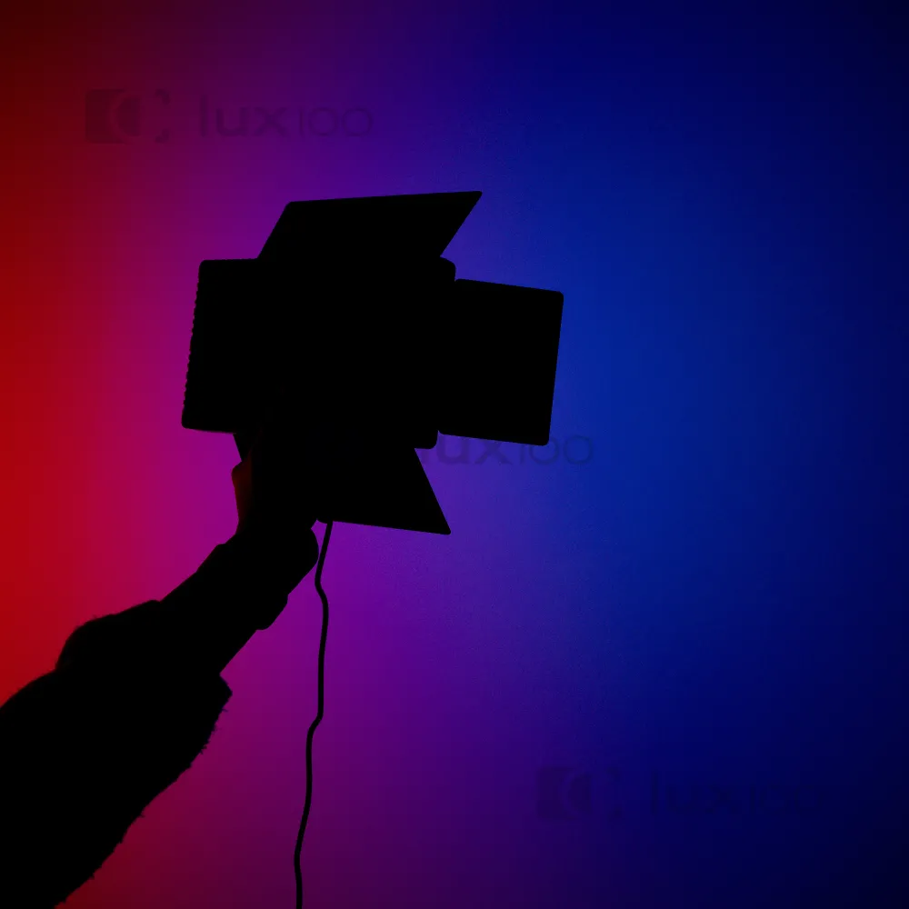 Професійне відеосвітло LUX100 VL-1 RGB 20х11 см з направленням освітлення + штатив 2.1м Професійне відеосвітло LUX100 VL-1 RGB 20х11 см з направленням освітлення + штатив 2.1м