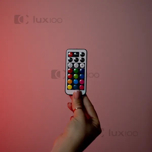 Професійне відеосвітло LUX100 VL-1 RGB 20х11 см з направленням освітлення + штатив 2.1м Професійне відеосвітло LUX100 VL-1 RGB 20х11 см з направленням освітлення + штатив 2.1м