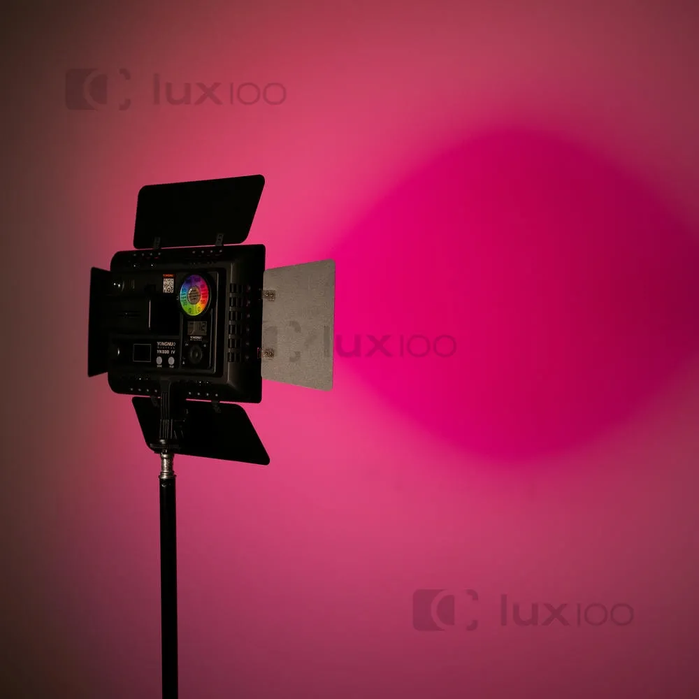 Професійне відеосвітло Yongnuo YN-300 IV RGB з жорстким овітленням на штативі 2.1м Професійне відеосвітло Yongnuo YN-300 IV RGB з жорстким овітленням на штативі 2.1м