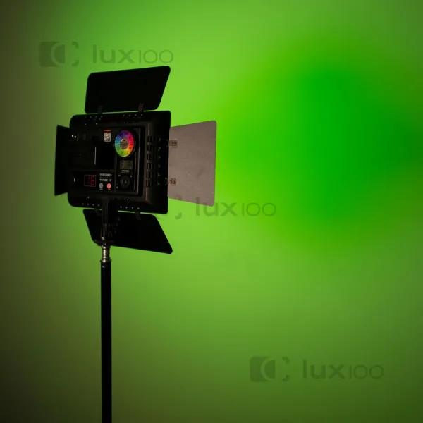 Професійне відеосвітло Yongnuo YN-300 IV RGB з жорстким овітленням на штативі 2.1м Професійне відеосвітло Yongnuo YN-300 IV RGB з жорстким овітленням на штативі 2.1м