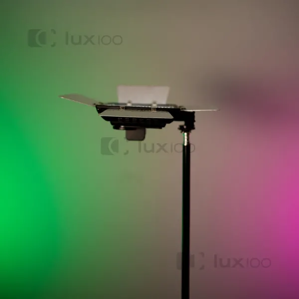 Професійне відеосвітло Yongnuo YN-300 IV RGB з жорстким овітленням на штативі 2.1м Професійне відеосвітло Yongnuo YN-300 IV RGB з жорстким овітленням на штативі 2.1м